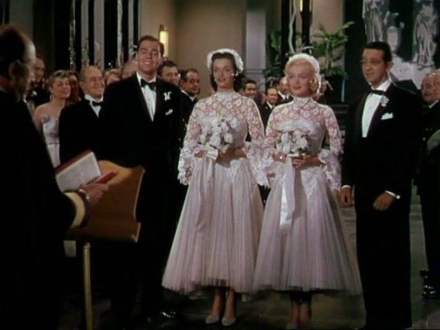 Erkekler Sarışınları Sever Fotoğrafı