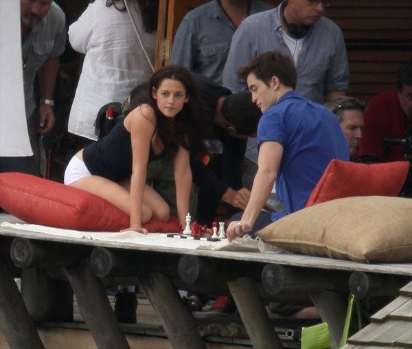 Alacakaranlık Efsanesi: Şafak Vakti Bölüm 1 Fotoğrafı