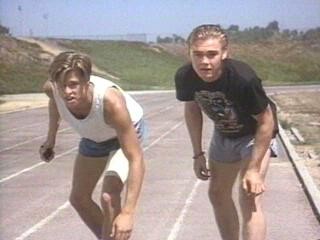 Across The Tracks fotoğrafı