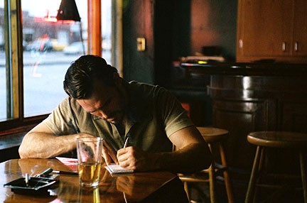 Factotum Fotoğrafı