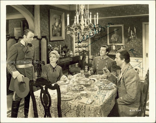 Dark Command fotoğrafı