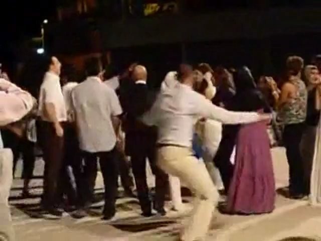 Ada: Zombilerin Düğünü Fotoğrafı