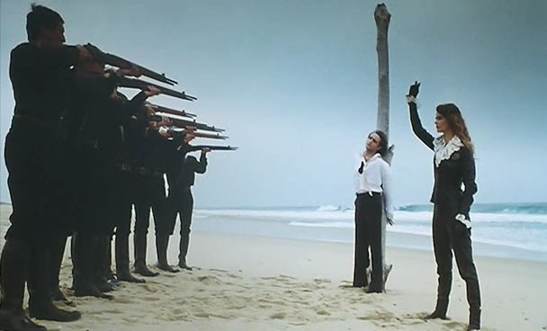 The Beautiful Prisoner Fotoğrafı