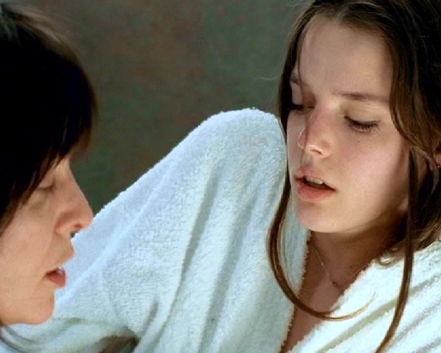 Ayıp Yatakta Olur Fotoğrafı