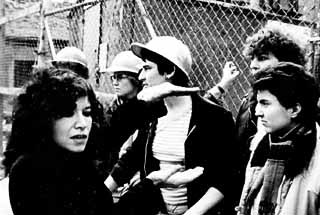 Ateşlere Doğmak fotoğrafı