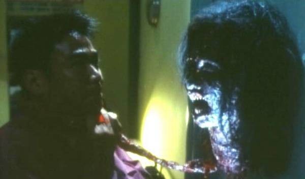 Ghostly Bus Fotoğrafı