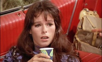 Daldaki Otomobil Fotoğrafı