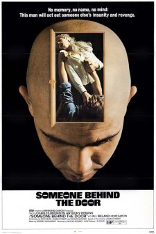 Quelqu'un Derrière La Porte (1971) afişi