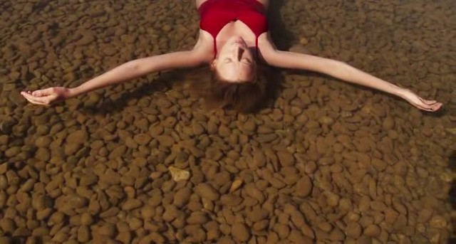 Pieds Nus Sur Les Limaces Fotoğrafı