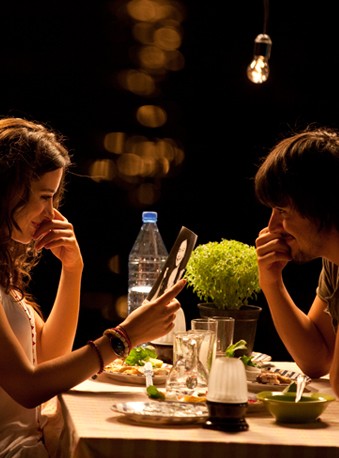 Aşk Tesadüfleri Sever Fotoğrafı