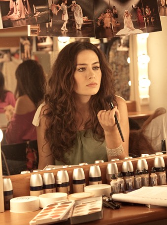 Aşk Tesadüfleri Sever Fotoğrafı