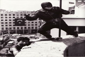 Kızıl Maske Fotoğrafı