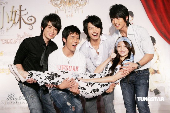 Hanazakarino Kimitachie fotoğrafı