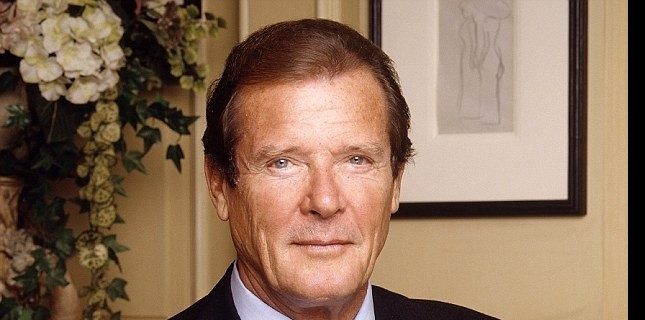 Roger Moore Hayatını Kaybetti