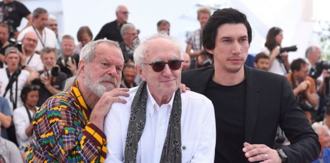 Terry Gilliam'ın En İyi 'Man Who Killed Don Quixote' Posterini Seçmek İçin Yardıma İhtiyacı Var