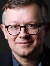 James Bradshaw fotoğrafı