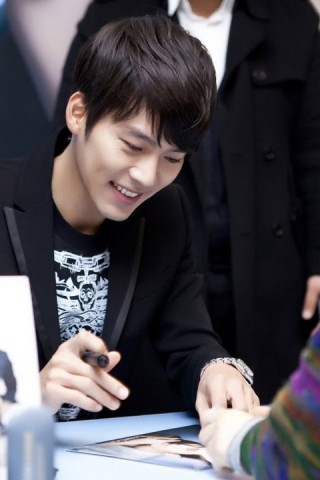 Hyun Bin Fotoğrafı