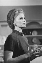 Bethel Leslie fotoğrafı