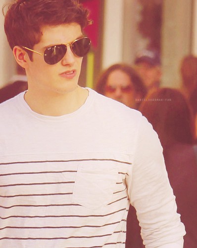 Daniel Sharman Fotoğrafı