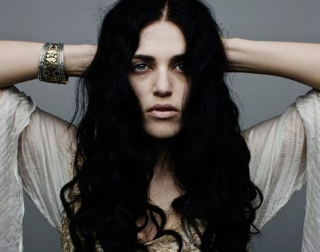 Katie McGrath Fotoğrafı