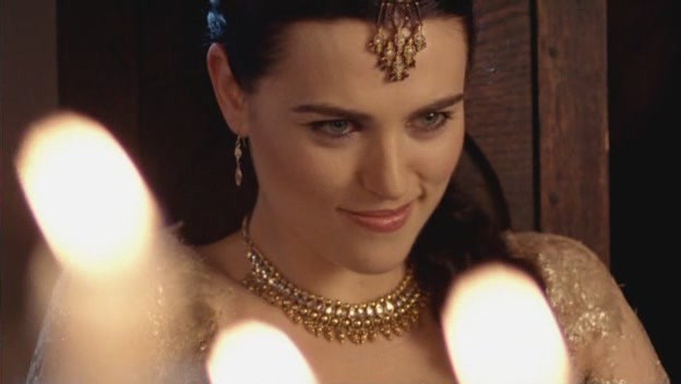 Katie McGrath Fotoğrafı