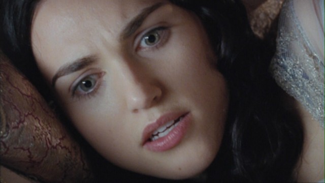 Katie McGrath Fotoğrafı