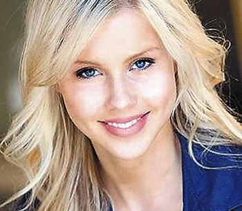Claire Holt Fotoğrafı