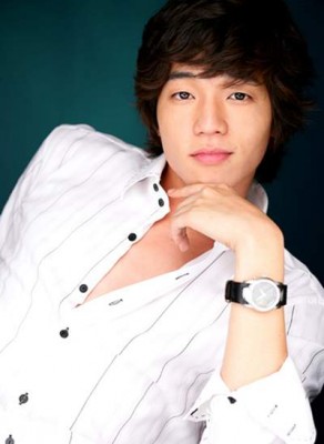 Moon Ji-yoon Fotoğrafı