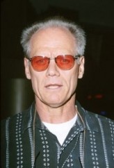 Fred Dryer fotoğrafı
