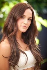 Hayley Sales fotoğrafı