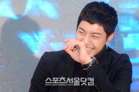 Kim Hyun Joong Fotoğrafı