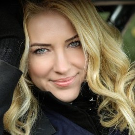 Burcu Esmersoy Fotoğrafı