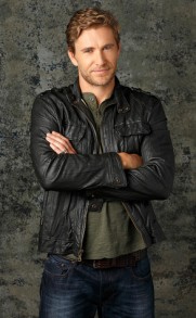 Brett Tucker fotoğrafı