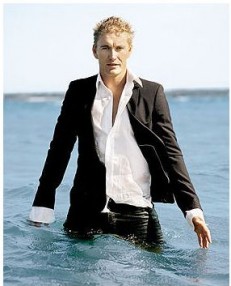 Brett Tucker Fotoğrafı