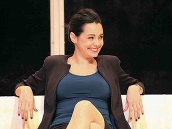 Özgü Namal Fotoğrafı