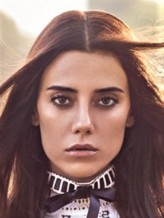 Cansu Dere fotoğrafı