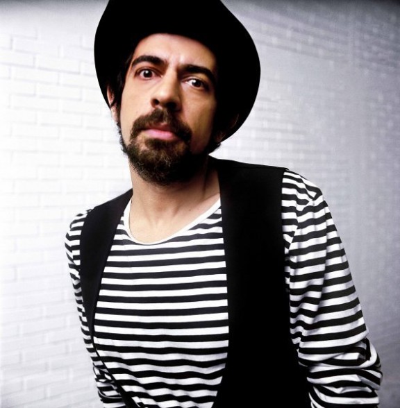 Okan Bayülgen Fotoğrafı