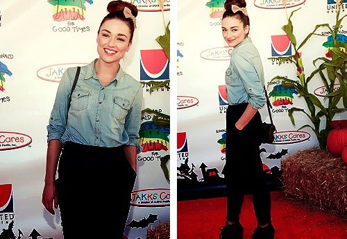 Crystal Reed Fotoğrafı