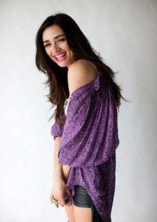 Crystal Reed Fotoğrafı