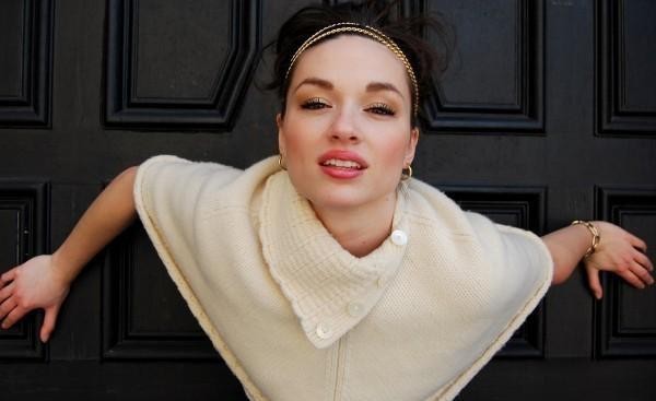 Crystal Reed Fotoğrafı