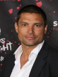 Manu Bennett fotoğrafı
