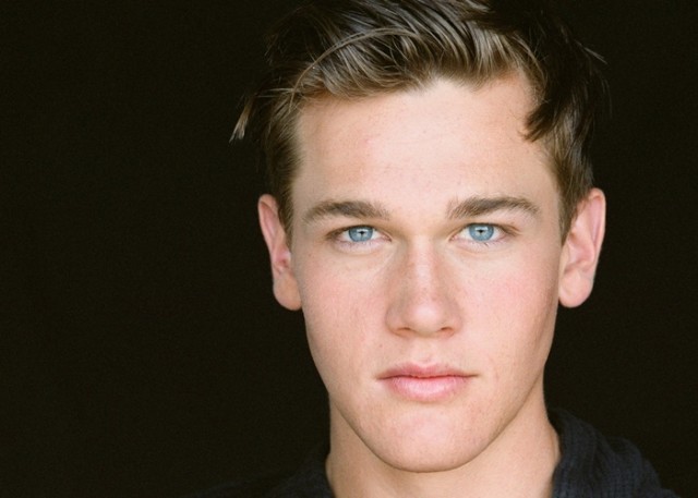 Taylor John Smith Fotoğrafı