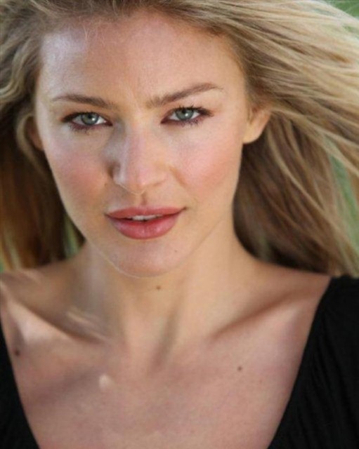 Tabrett Bethell Fotoğrafı