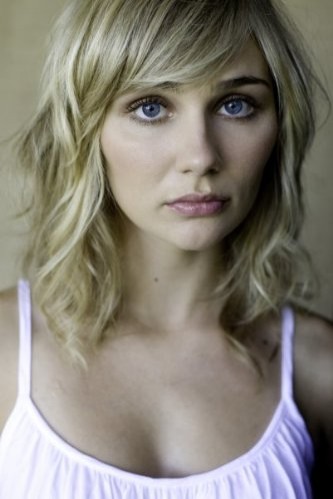 Clare Bowen Fotoğrafı
