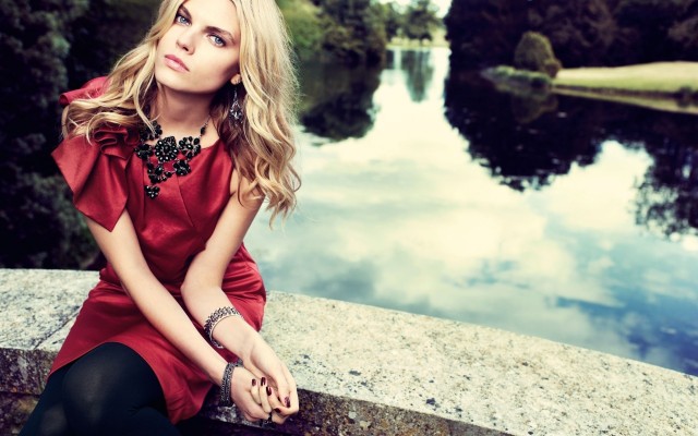 Brooklyn Decker Fotoğrafı