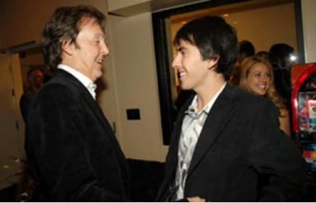 Dhani Harrison Fotoğrafı