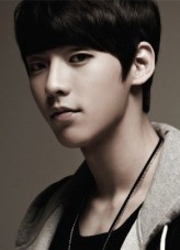 Lee Min-hyeok (i) fotoğrafı