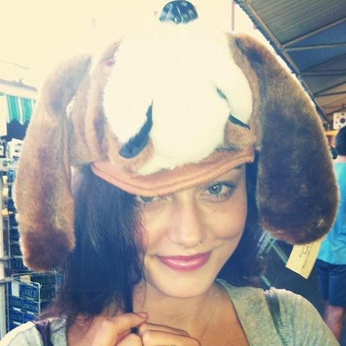 Phoebe Tonkin Fotoğrafı