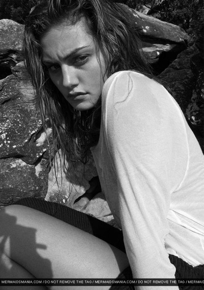 Phoebe Tonkin Fotoğrafı