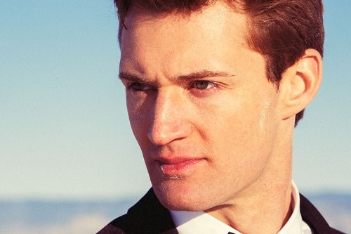 Cru Ennis Fotoğrafı